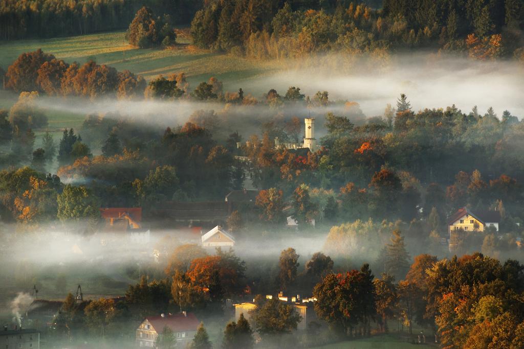 Zamek Karpniki Schloss Fischbach Lomnica  Exteriér fotografie