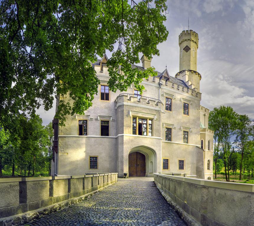 Zamek Karpniki Schloss Fischbach Lomnica  Exteriér fotografie