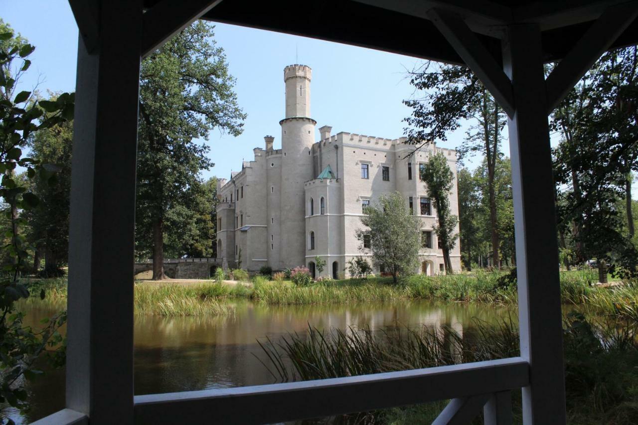 Zamek Karpniki Schloss Fischbach Lomnica  Exteriér fotografie
